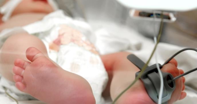 Bebé que nació sin rostro causa controversia en Portugal