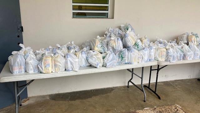 UCC entrega alimentos a 100 estudiantes