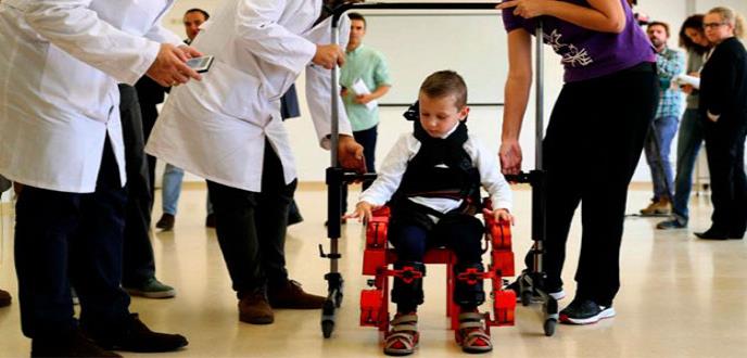 Crean primer exoesqueleto pediátrico portable