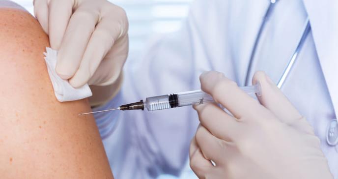 Fabricantes de vacunas implementan primeras inyecciones para el coronavirus