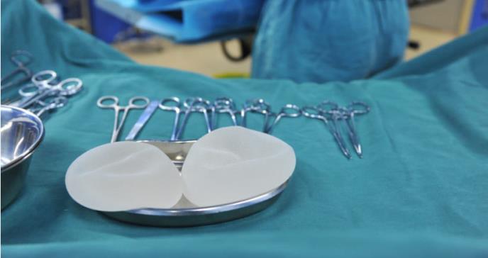 FDA advierte del aumento de agresivo linfoma en mujeres con implantes de seno