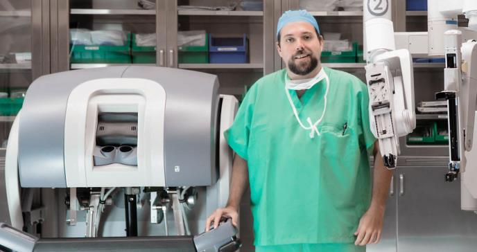 Dr. Laureano Giráldez: el único especialista que practica la cirugía robótica de cabeza y cuello en Puerto Rico