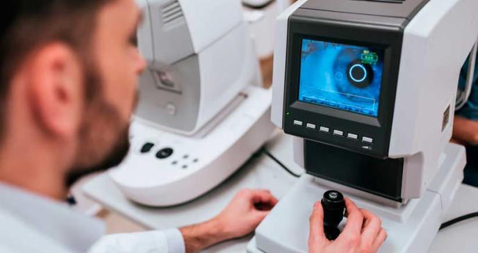 Investigadores crean microválvula para evitar los riesgos del glaucoma