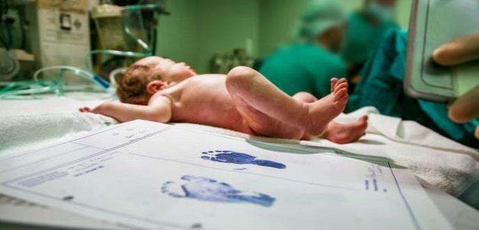 La primera cirugía fetal: el milagro médico de curar a bebés antes de que nazcan