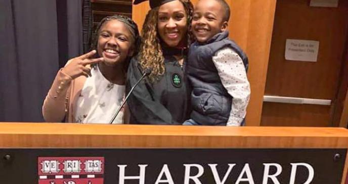 La primera afrolatina y colombiana en recibir un diploma en Ciencias Médicas de la Universidad de Harvard