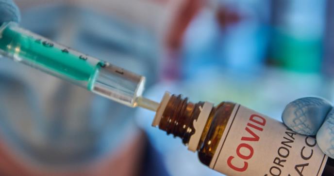 Universidad de Oxford y AstraZeneca sostienen equivocación en la efectividad de su vacuna por variante de dosis