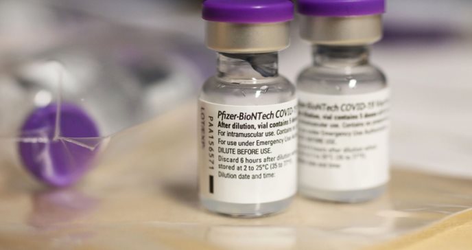 La FDA autoriza los refuerzos de la vacuna Pfizer / BioNTech Covid-19 para jóvenes de 16 y 17 años