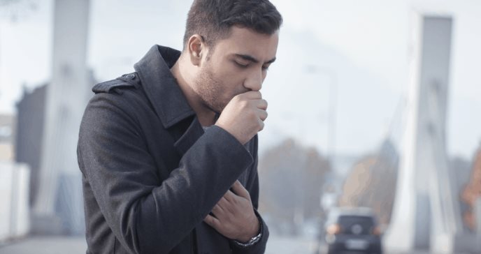 Un estudio sugiere que los resfriados comunes pueden llegar a evacuar el COVID-19 del organismo