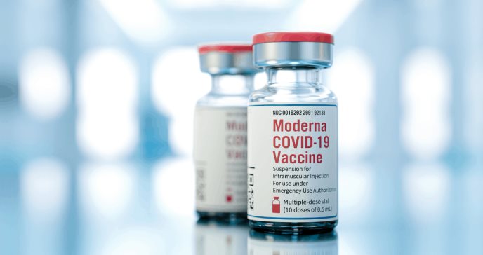 La vacuna de Moderna tiene eficacia por 6 meses después de la segunda dosis