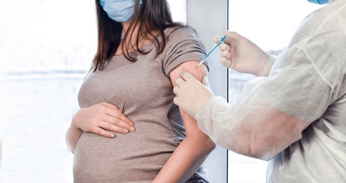 Manatí Medical Center convoca a madres gestantes a vacunarse contra el Covid-19