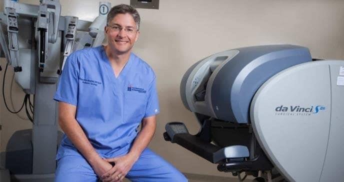 Dr. Marcos Pérez Brayfield continúa siendo el único urólogo pediátrico que emplea la cirugía robótica