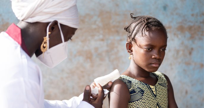 Niños sin vacunas: el drama de los países pobres que afecta la salud de los más pequeños