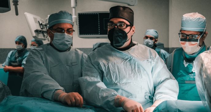 Realizan la primera terapia de reparación de la válvula mitral transcateter en el Hospital Damas