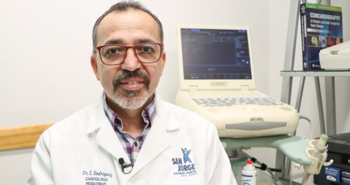 Medicina con un toque de amor por el corazón de nuestros niños, Dr. Edwin Rodríguez Cruz 