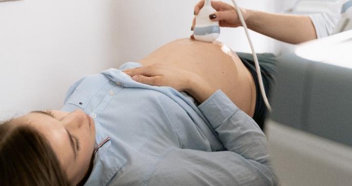 Embarazos, en especial los de alto riesgo, son la experticia de la Clínica del Country