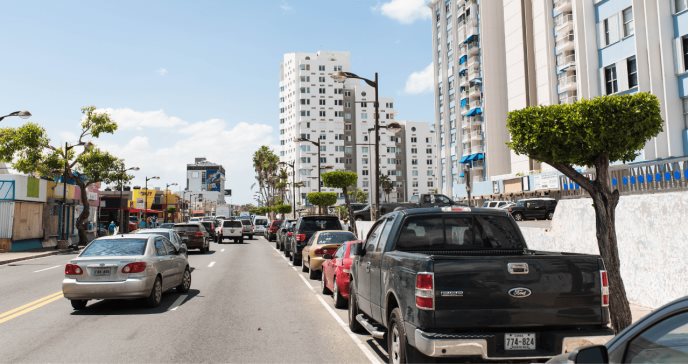 Contaminación atmosférica es por las ciudades pensadas para automóviles, destaca ambientalista