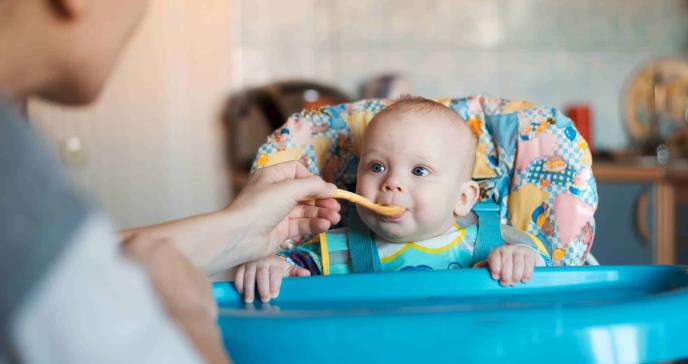 Requisitos para iniciar la alimentación complementaria en los bebés