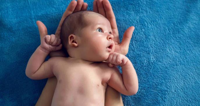Secreción mamaria en el recién nacido: ¿es normal?