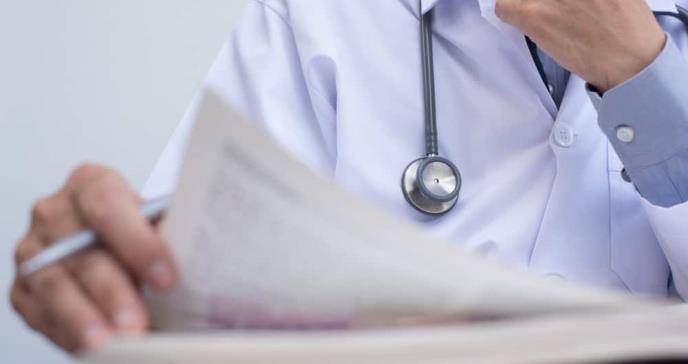 Informe revela que 2 de cada 3 estudiantes de medicina dudan sobre su futuro como buenos médicos