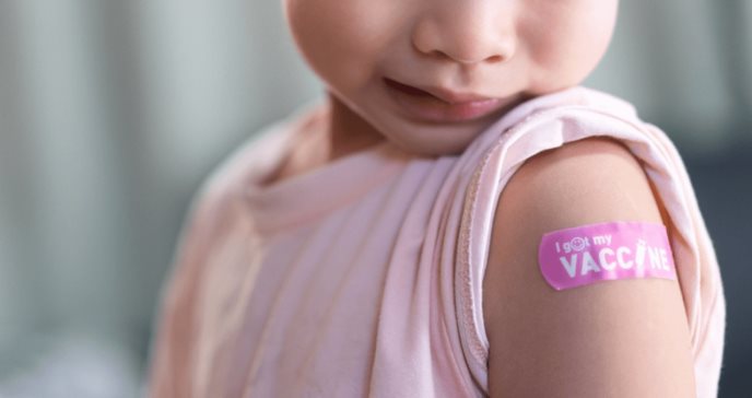 FDA autoriza vacunas bivalentes contra el COVID para niños mayores de 5 años
