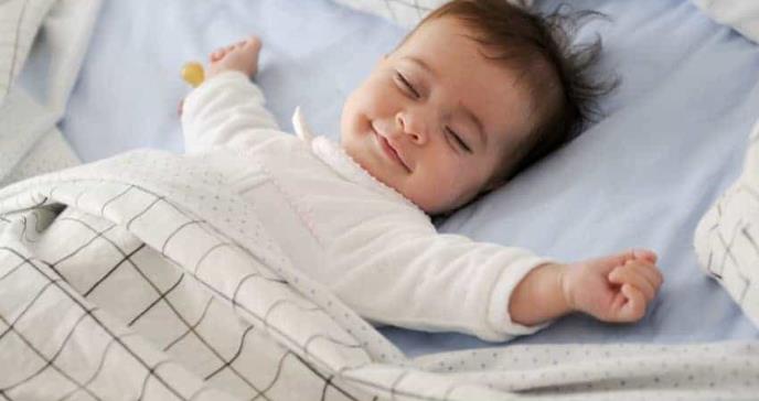 La errónea idea de dar cereales al bebé por la noche para que duerma más