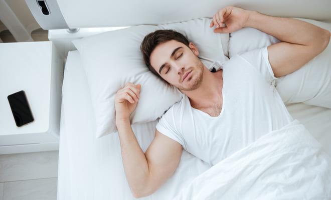 Dormir bien reduciría el riesgo de aterosclerosis (placa en las arterias)