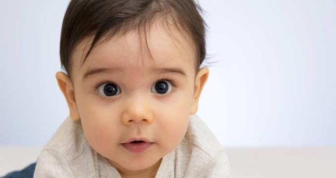 ¿Cuándo se define el color de ojos definitivo de los niños?