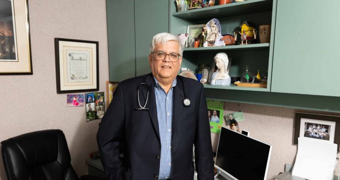 "El 95 % de los pacientes con leucemia linfocítica crónica tienen más de 50 años", explica el Dr. Hunter