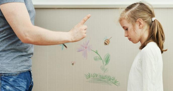 Regañar a un hijo ajeno si está teniendo un mal comportamiento: ¿sí o no?