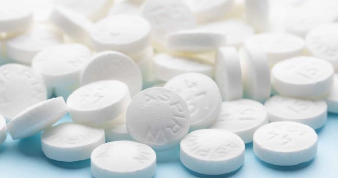 Aspirina o heparina de bajo peso molecular ayuda a la tromboprofilaxis tras una fractura