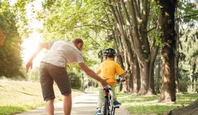 Beneficios de enseñar a tu niño a montar en bici