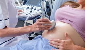 La importancia del cuidado postnatal para mujeres con enfermedad reumatoidea