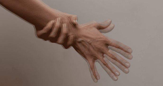 ¿Por qué tiemblan las manos? Las razones detrás de estos movimientos involuntarios