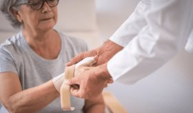 ¿Cómo se manifiesta la artritis del pulgar? Así puede reconocerla