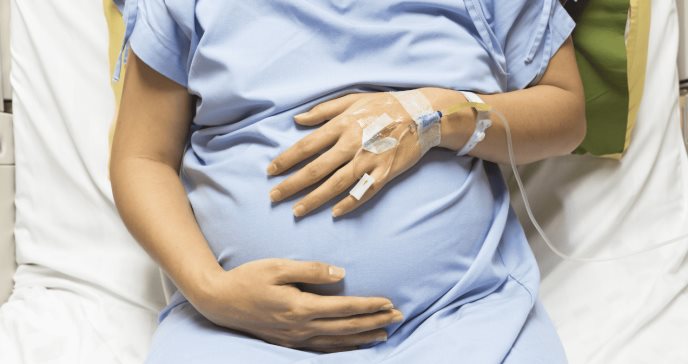 Cuando el cáncer se confunde con embarazo: riesgos asociados al tratamiento tardío en la gestación